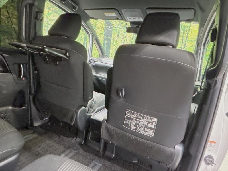 2018 Toyota Voxy DAA-ZWR80W (UW-6a794387dd86a)[25]