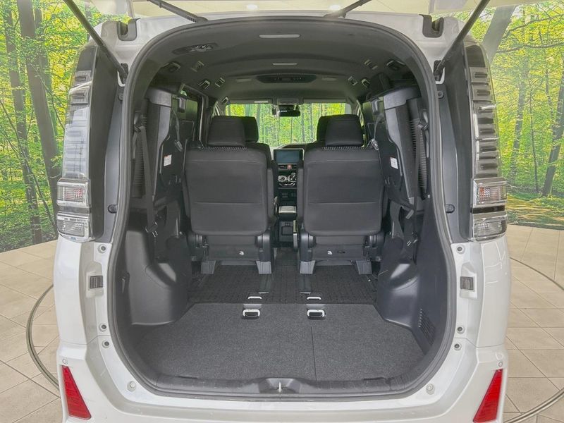 2018 Toyota Voxy DAA-ZWR80W (UW-6a794387dd86a)[11]