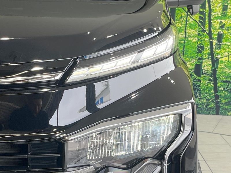 2022 Toyota Voxy 6AA-ZWR90W (UW-6a79438ddf596)[6]