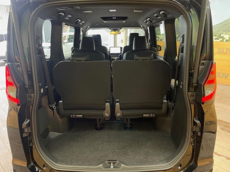 2024 Toyota Noah 6AA-ZWR90W (UW-6a794395ba6bc)[16]