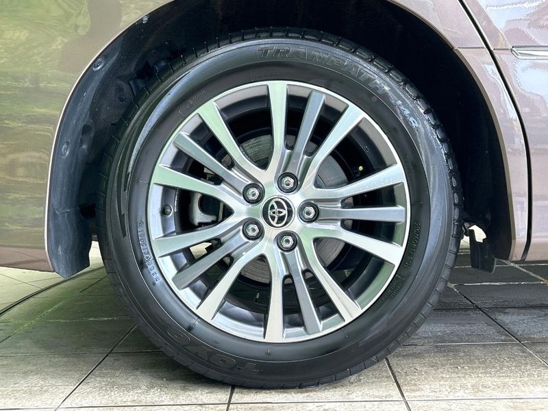 2017 Toyota Estima Hybrid DAA-AHR20W (UW-6a7a9138d4042)[17]