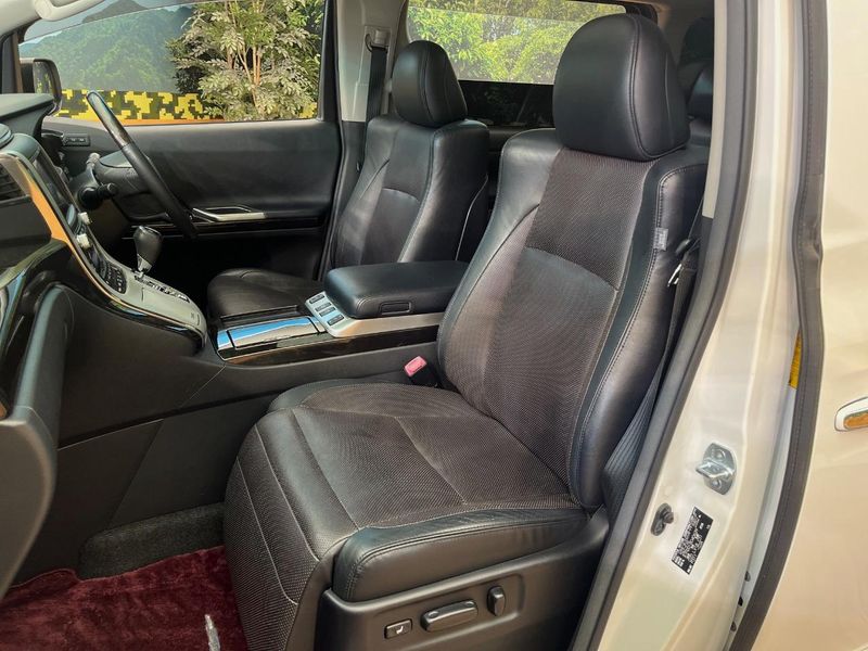 2014 Toyota Alphard Hybrid DAA-ATH20W (UW-6a7a913db6fe2)[24]