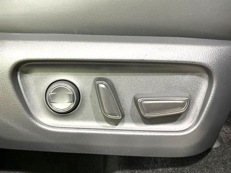 2026 Toyota RAV4 6AA-AXAN64 (UW-6a7a9149a9f94)[11]