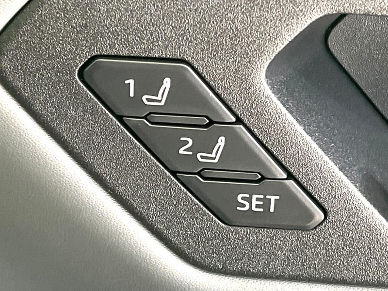 2026 Toyota RAV4 6AA-AXAN64 (UW-6a7a9149a9f94)[13]