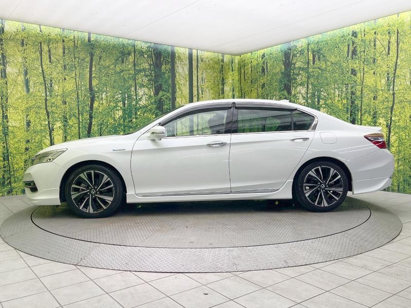 2016 Honda Accord Hybrid DAA-CR7 (UW-6a7a91a96bb54)[29]