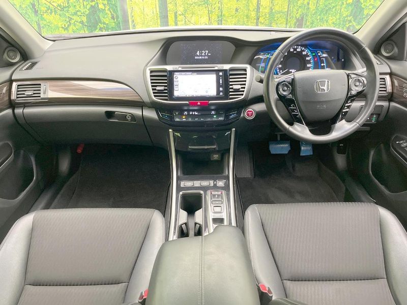2016 Honda Accord Hybrid DAA-CR7 (UW-6a7a91a96bb54)[25]