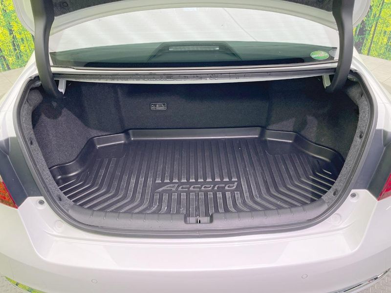 2016 Honda Accord Hybrid DAA-CR7 (UW-6a7a91a96bb54)[13]