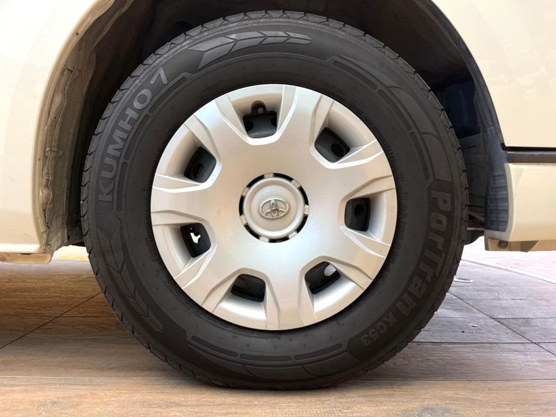 2022 Toyota Hiace Van 3DF-GDH201V (UW-6a7a91e56db1c)[24]