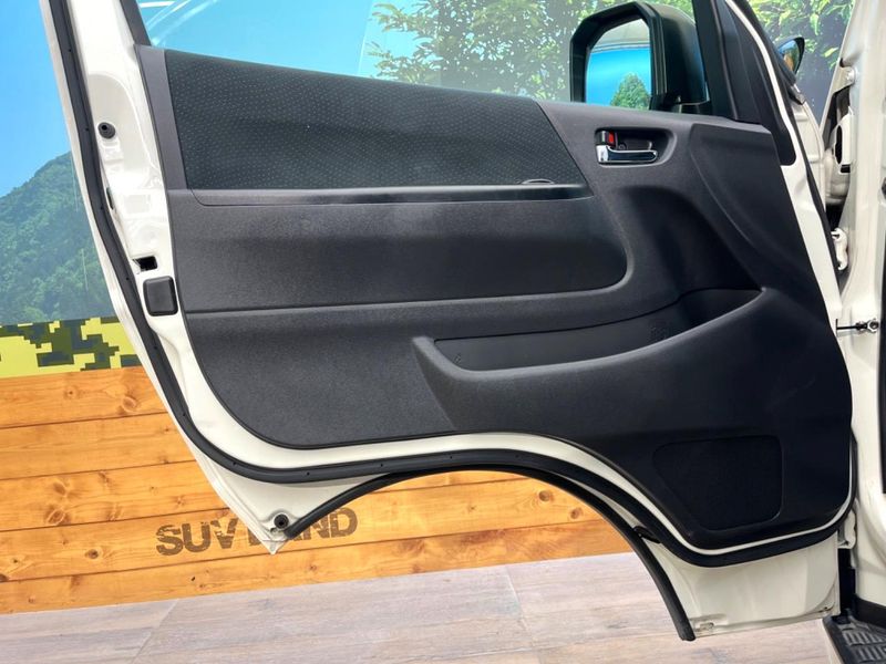 2022 Toyota Hiace Van 3DF-GDH201V (UW-6a7a91e56db1c)[13]