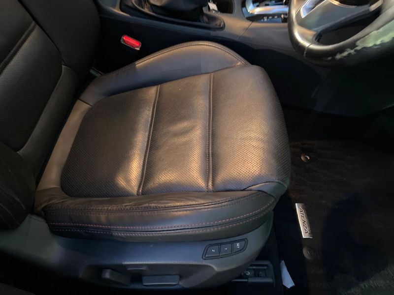 2014 Mazda Atenza Sedan LDA-GJ2FP (UW-6a7a91ff28a6a)[28]