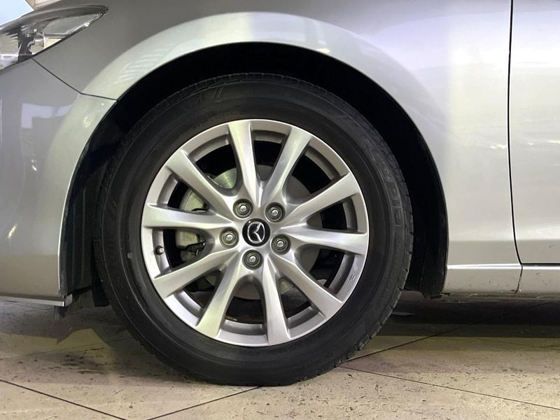 2014 Mazda Atenza Sedan LDA-GJ2FP (UW-6a7a91ff28a6a)[17]