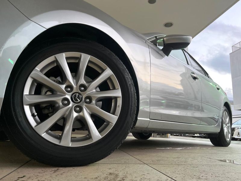 2014 Mazda Atenza Sedan LDA-GJ2FP (UW-6a7a91ff28a6a)[5]