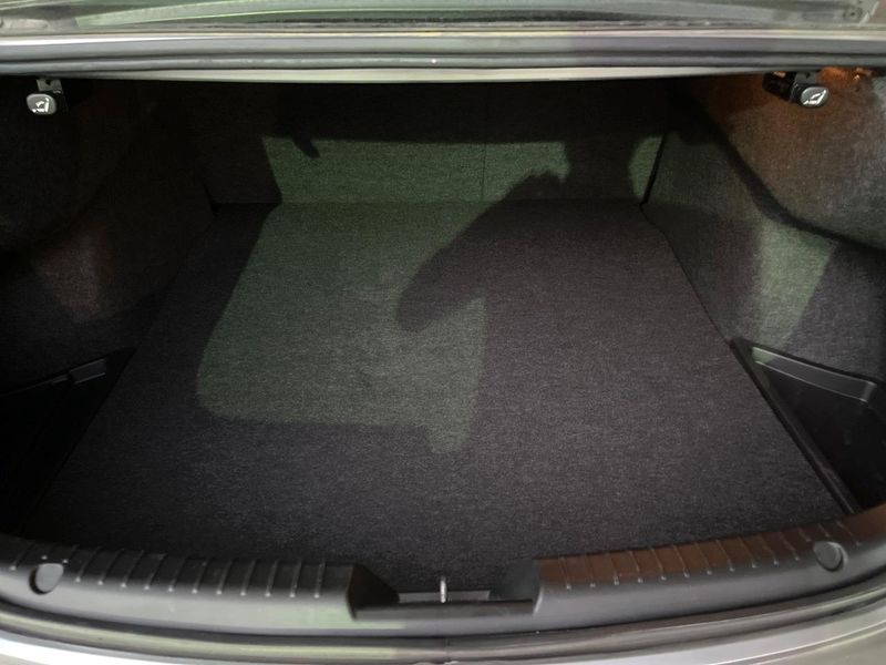 2014 Mazda Atenza Sedan LDA-GJ2FP (UW-6a7a91ff28a6a)[10]