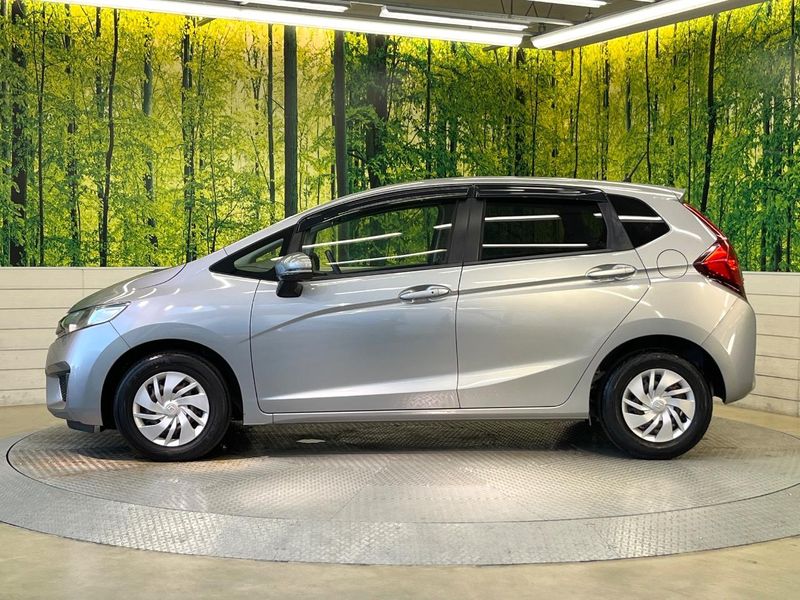 2015 Honda Fit DBA-GK3 (UW-6a7a920051850)[27]