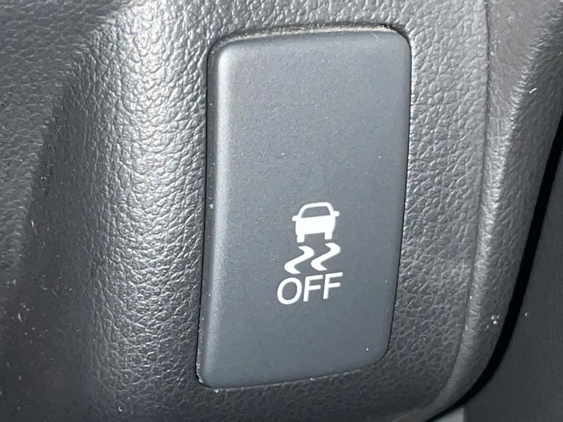 2011 Honda N-BOX CUSTOM DBA-JF1 (UW-6a7a9266971cb)[22]