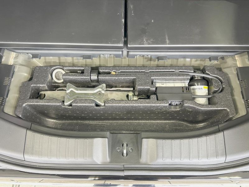 2022 Honda N-BOX CUSTOM 6BA-JF3 (UW-6a7a929318231)[25]