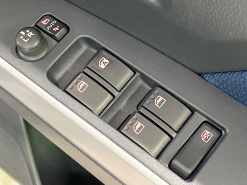 2017 Toyota TANK DBA-M900A (UW-6a7a933cc8008)[12]