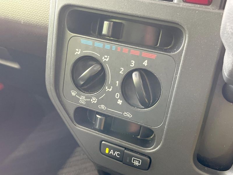 2019 Toyota Roomy DBA-M900A (UW-6a7a9340cda4c)[23]