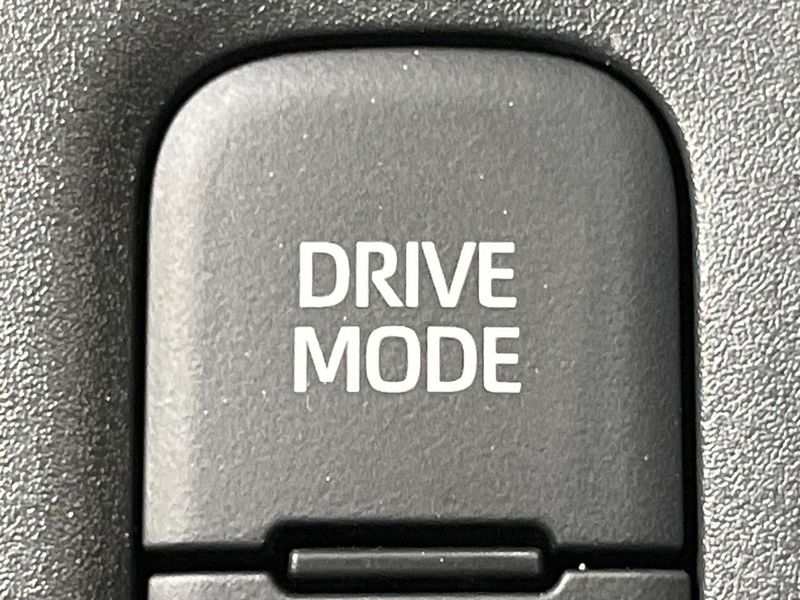 2023 Toyota Yaris 5BA-MXPA15 (UW-6a7a93c740005)[27]