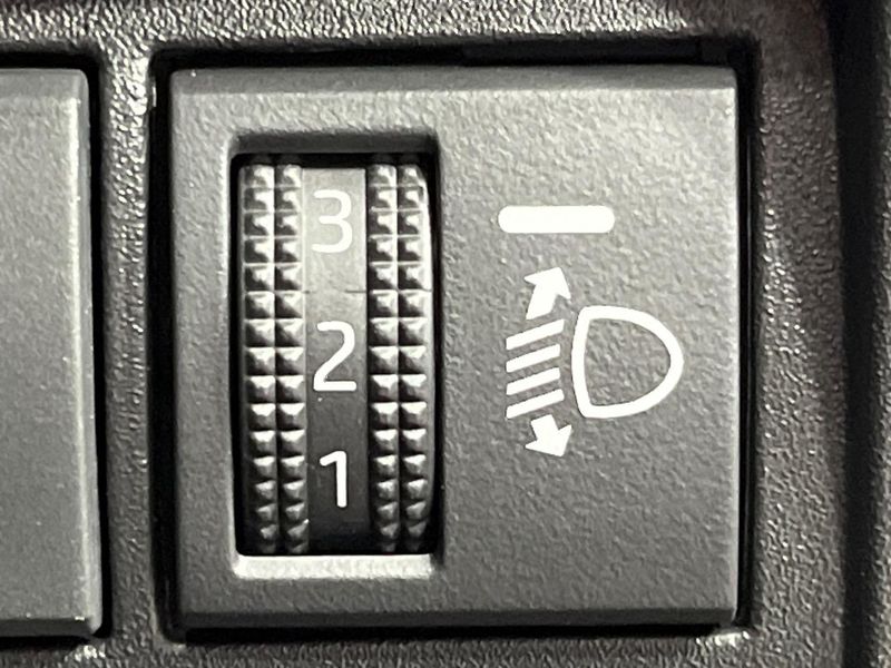 2023 Toyota Yaris 5BA-MXPA15 (UW-6a7a93c740005)[14]