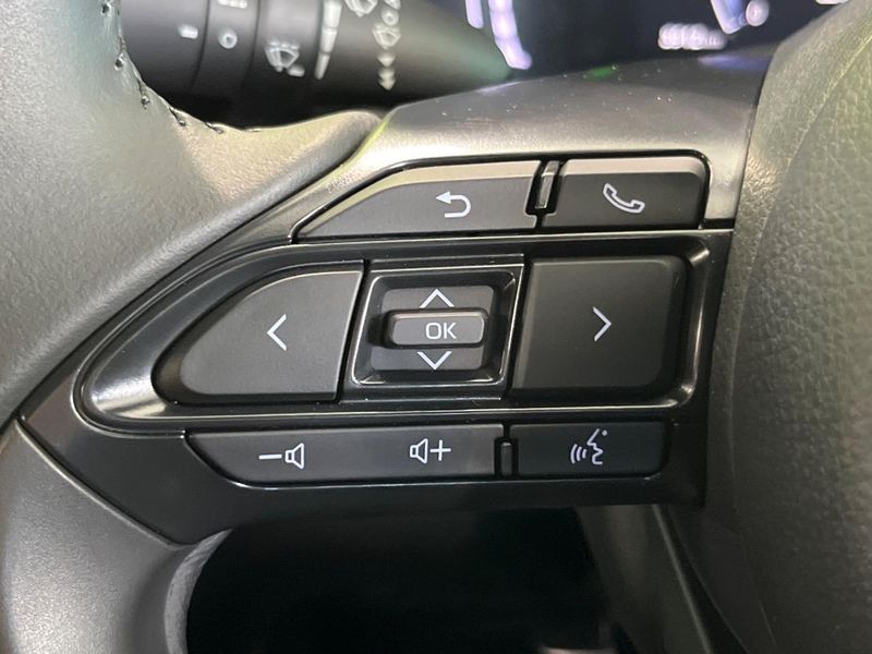2025 Toyota Yaris Cross 5BA-MXPB10 (UW-6a7a93c87c9bc)[17]