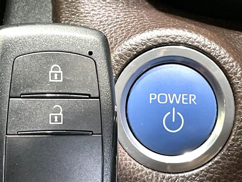 2022 Toyota Yaris Cross 6AA-MXPJ10 (UW-6a7a93d175360)[23]