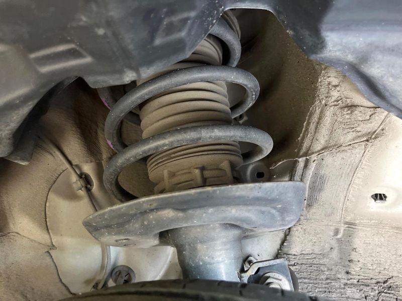 2021 Toyota Aqua 6AA-MXPK11 (UW-6a7a93da41298)[12]