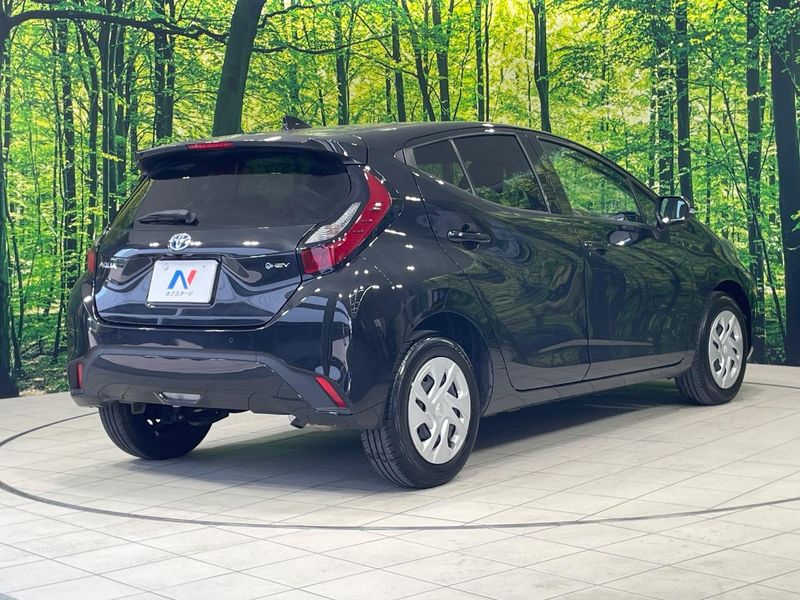 2024 Toyota Aqua 6AA-MXPK11 (UW-6a7a93df019f8)[16]