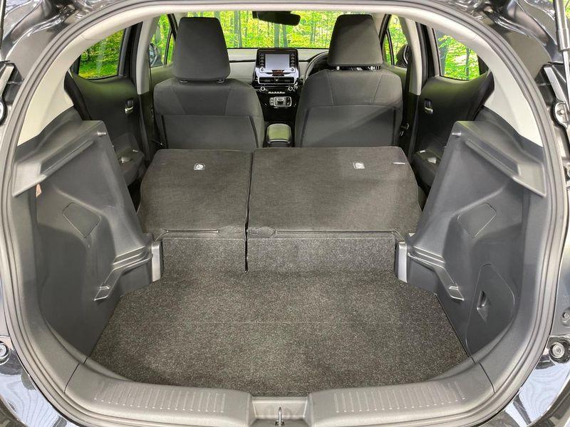 2024 Toyota Aqua 6AA-MXPK11 (UW-6a7a93df019f8)[27]
