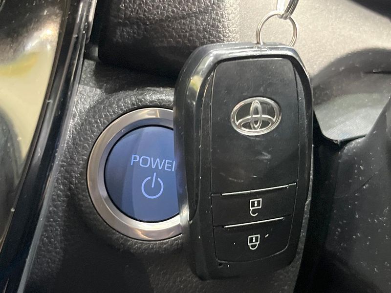 2022 Toyota Aqua 6AA-MXPK11 (UW-6a7a93df88ca4)[22]
