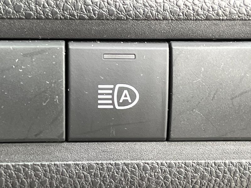 2022 Toyota Aqua 6AA-MXPK11 (UW-6a7a93df88ca4)[14]