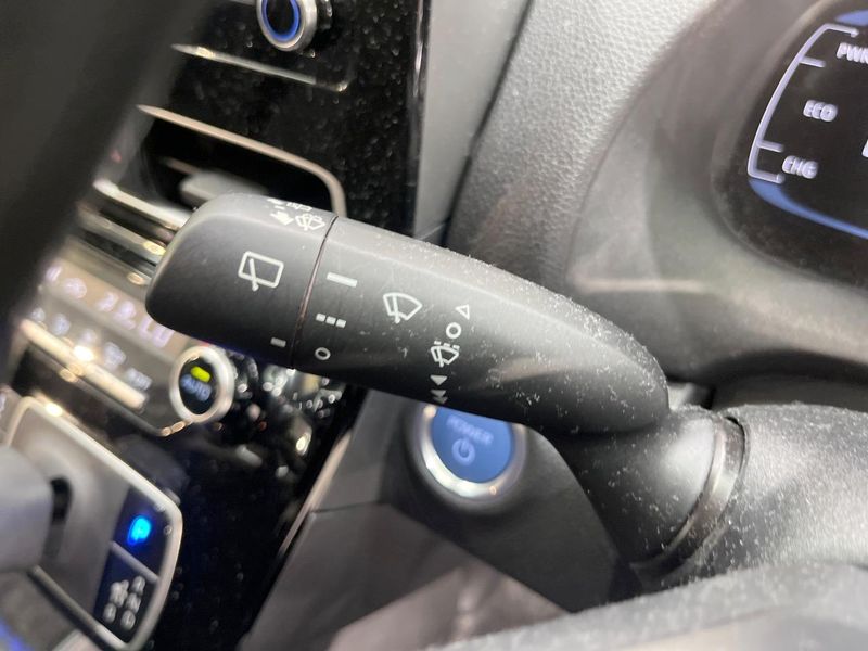 2022 Toyota Aqua 6AA-MXPK11 (UW-6a7a93df88ca4)[19]