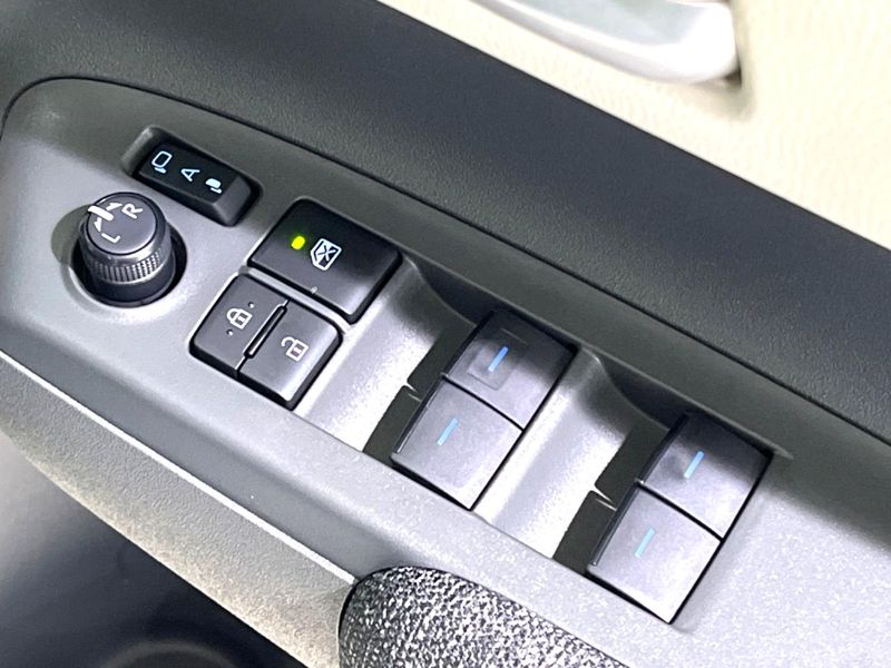 2026 Toyota Sienta 6AA-MXPL10G (UW-6a7a93ea8e701)[16]