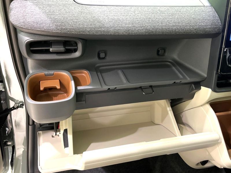 2026 Toyota Sienta 6AA-MXPL10G (UW-6a7a93ea8e701)[20]