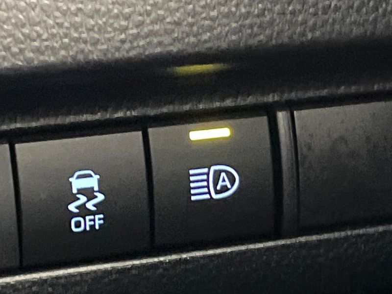 2021 Toyota Harrier 6BA-MXUA80 (UW-6a7a93f49bf58)[26]