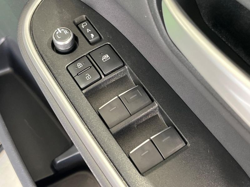 2023 Toyota Noah 6BA-MZRA90W (UW-6a7a940a8c8cc)[22]