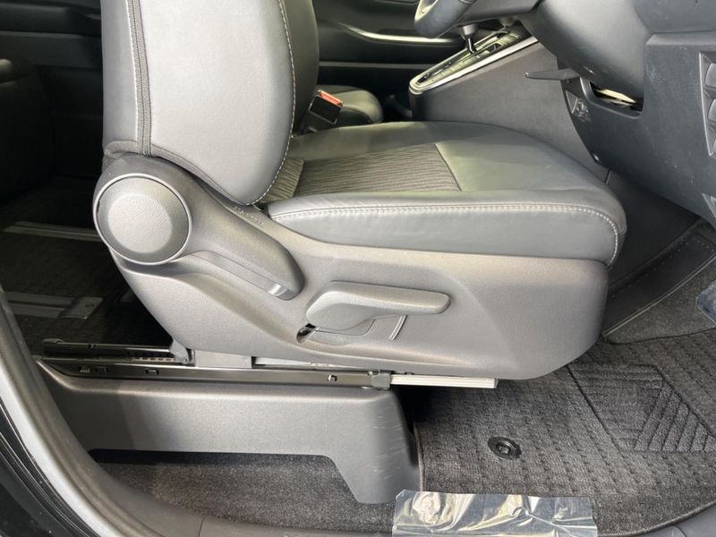 2023 Toyota Noah 6BA-MZRA90W (UW-6a7a940a8c8cc)[23]