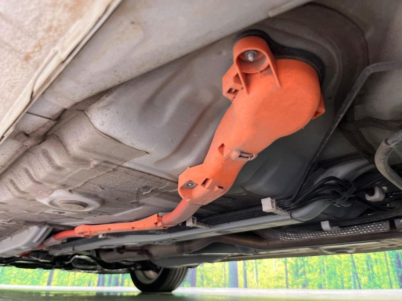 2012 Toyota Aqua DAA-NHP10 (UW-6a7a941653559)[25]