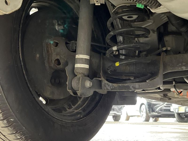 2015 Toyota Aqua DAA-NHP10 (UW-6a7a941adb17e)[9]
