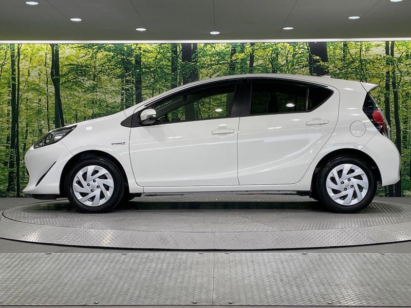2018 Toyota Aqua DAA-NHP10 (UW-6a7a942624b01)[19]