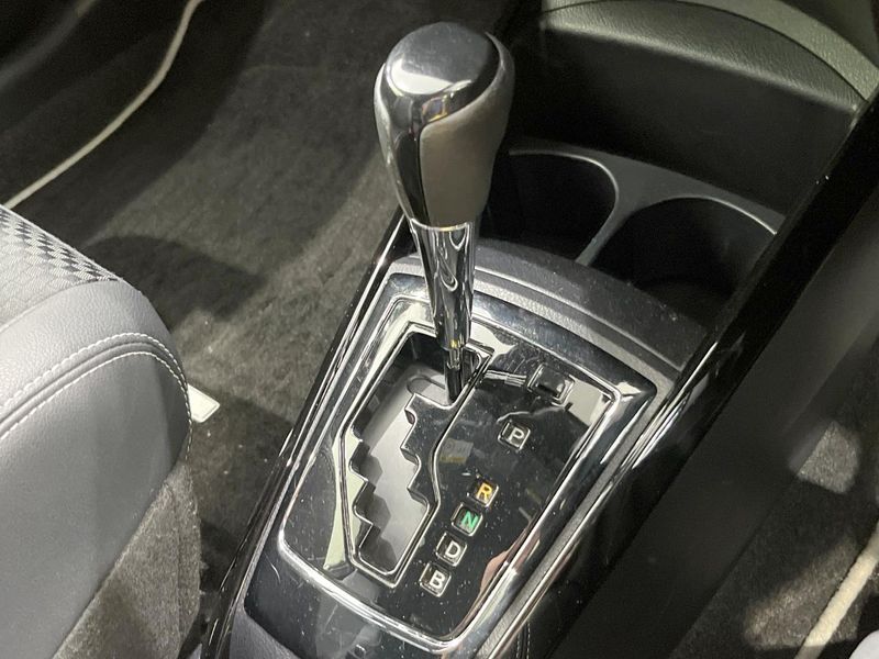 2015 Toyota Corolla Fielder DAA-NKE165G (UW-6a7a942f7c03d)[25]
