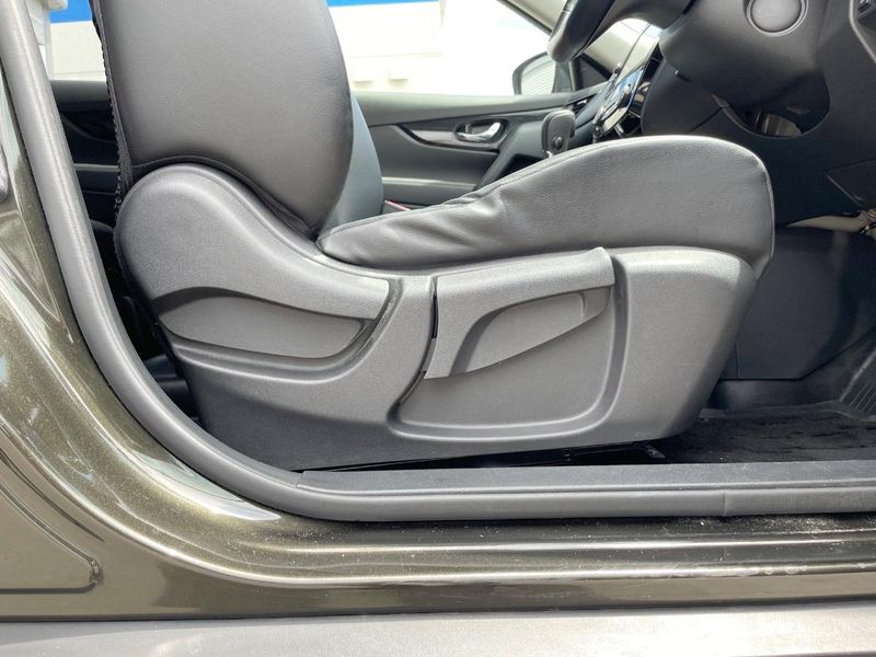 2019 Nissan X-Trail DBA-NT32 (UW-6a7a943ec5e9f)[17]
