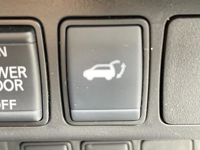 2019 Nissan X-Trail DBA-NT32 (UW-6a7a943ec5e9f)[21]