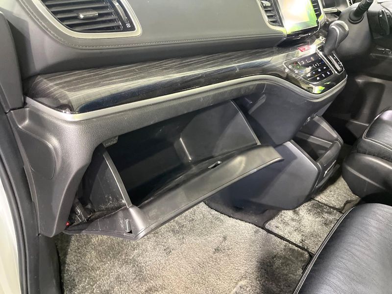 2013 Honda Odyssey DBA-RC1 (UW-6a7a94447079a)[15]