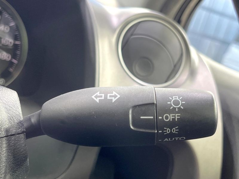 2010 Honda Stream DBA-RN6 (UW-6a7a944ce4f90)[19]