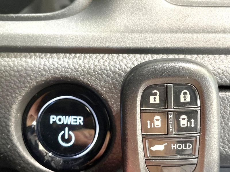 2023 Honda Step Wagon 6AA-RP8 (UW-6a7a94511d13f)[14]
