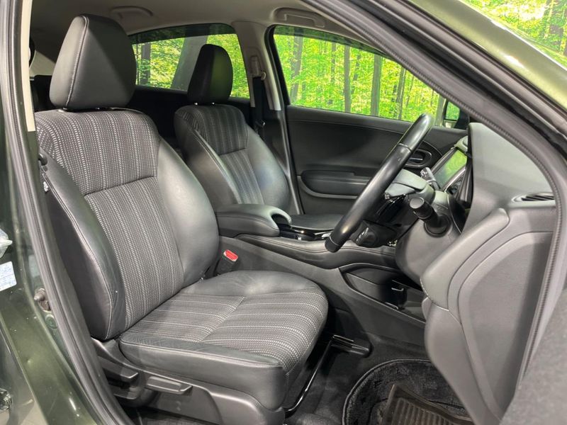 2016 Honda Vezel DAA-RU3 (UW-6a7a94569f3f7)[28]