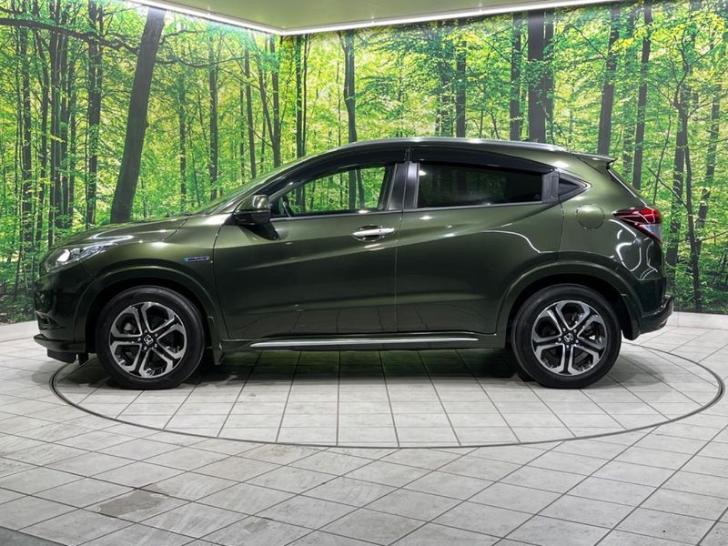 2016 Honda Vezel DAA-RU3 (UW-6a7a94569f3f7)[11]