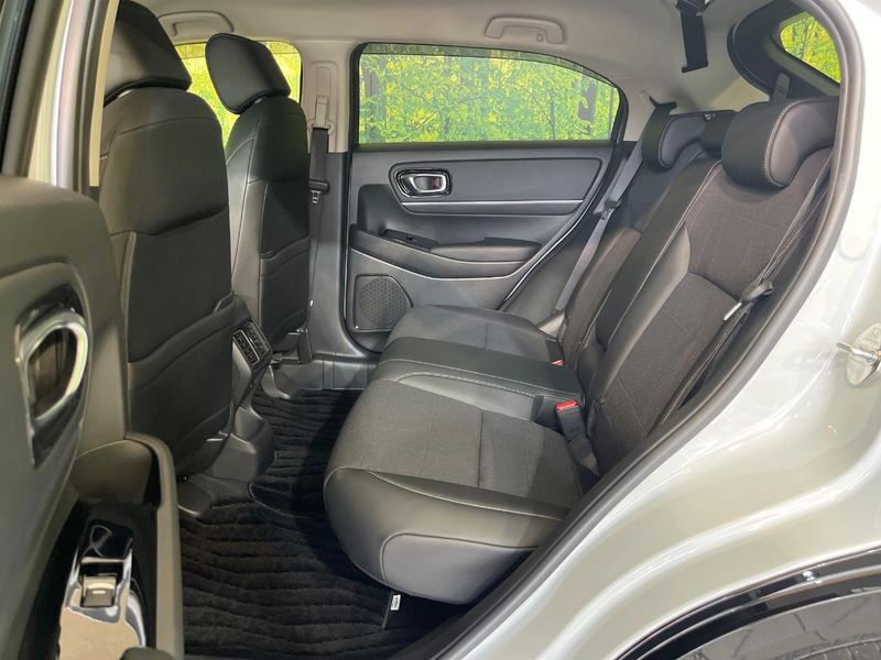 2021 Honda Vezel 6AA-RV5 (UW-6a7a945c5230b)[17]