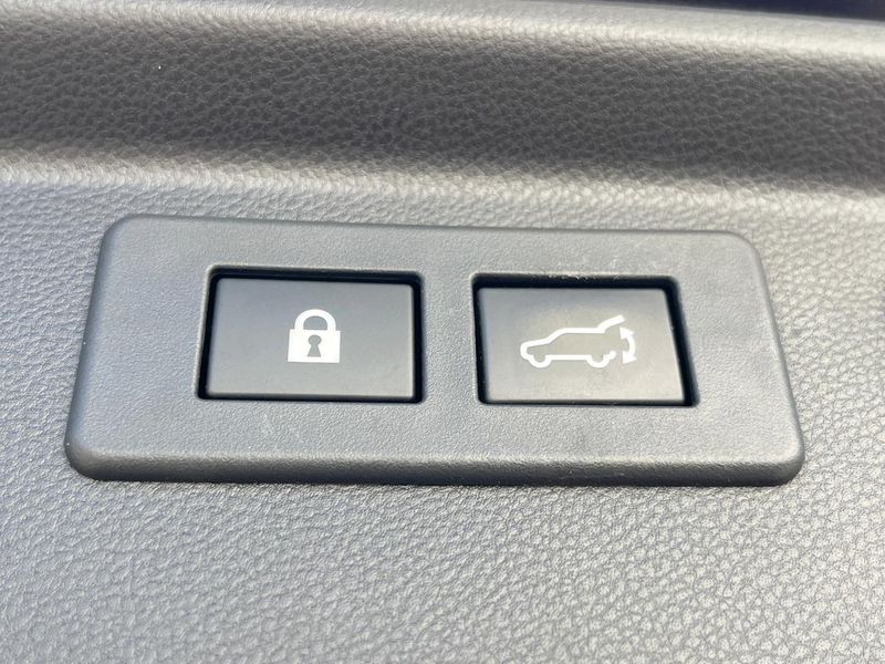 2019 Subaru Forester 5AA-SKE (UW-6a7a94856173b)[21]